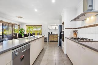 Spacious Escape in Tapping - 4