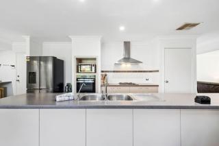 Spacious Escape in Tapping - 2