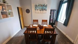 Charming 3-Bedroom Home in Doncaster, Perfect for Family, Friends Contractors - 3