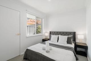 Bright and Stylish White Oasis - 0