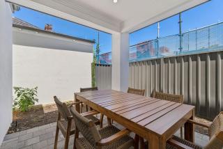 Ultra-Chic Modern Haven - 5