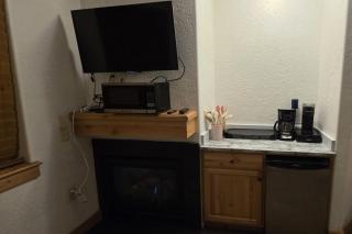 Ski in and out-King-Canyon-Silverado-Coffee and Tea Bar-Steam-Pool-Hot Tub - 4