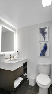 702 King Corner Near MetLife & American Dream - 9