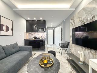 Luxury Downtown Apartment F1 - 1