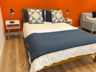 Spacious and Bright Garden Studio - 3