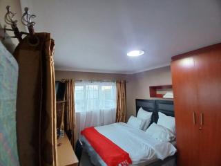 Upstairs unit 2 Adults Amaan Guest House - 3