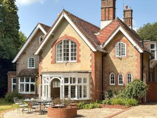 6 Bed in Haslemere oc-c34083 - 0