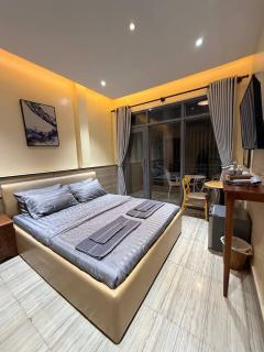 The Ray Hotel & Apartments - 9