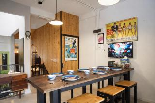 Knocknock 70s Home, Jonker Free Parking, 10-18pax - 8