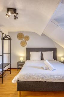 Nahiba votre F2 avec vue sur Vieux-Marché - 5