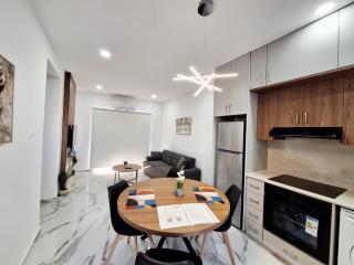 Kings Avenue Retreat Close to Beach and Attractions - 0