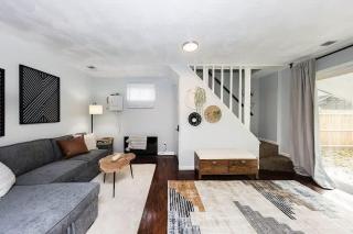 The Beautiful Jenkins Getaway - 0