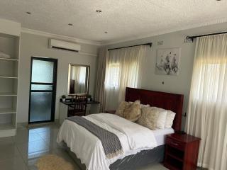 Golden Acres garden view - 2323 - 2