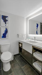 715 Double Queen Near MetLife & American Dream - 5