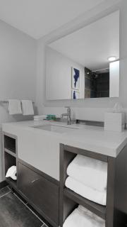 719 Double Queen Near MetLife & American Dream - 5