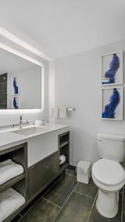 720 Double Queen Near MetLife & American Dream - 2