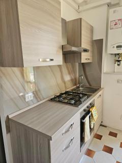 Appartamento vicino lo stadio con garage - 8