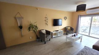 Comfy and Exquisite ROOMS in a Shared 3BR Apartment Near Main Harbor, City Center - 9