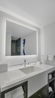 724 Double Queen Near MetLife & American Dream - 1