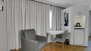 725 King Corner Near MetLife & American Dream - 4