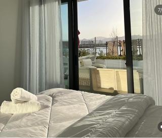 Seaside Luxury Apartment with Terrace and BBQ - 6