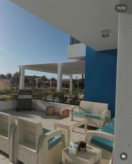 Seaside Luxury Apartment with Terrace and BBQ - 8