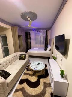 Nicky Host Mombasa - 4