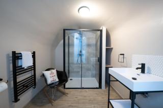 3 Bedroom 2 Bath Serviced Apartment, Hackney & Shoreditch, Sleeps 8 - 5
