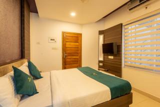 Daan Ambalath Maple Leaves - 1