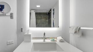 726 King Corner Near MetLife & American Dream - Secaucus - 1