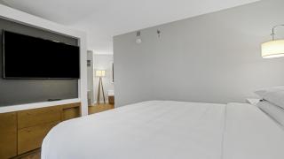 726 King Corner Near MetLife & American Dream - 3