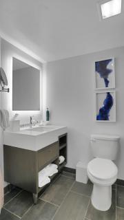 727 King Corner Near MetLife & American Dream - 2