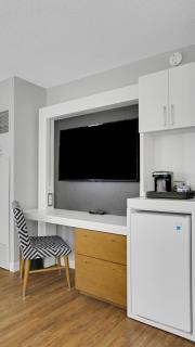 727 King Corner Near MetLife & American Dream - 6