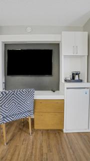 728 King Corner Near MetLife & American Dream - 4