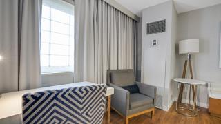 803 King Corner Near MetLife & American Dream - 3