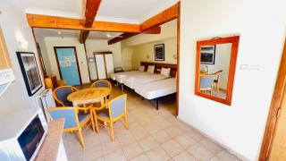 Quad Studio 2936 - 1