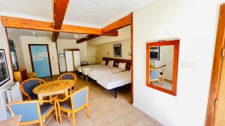 Quad Studio 2936 - 1