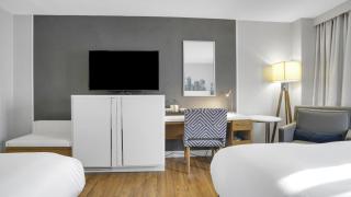 812 Double Queen Near MetLife & American Dream - 5