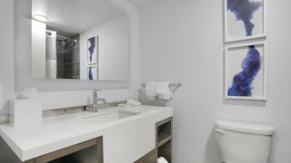 812 Double Queen Near MetLife & American Dream - 4