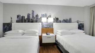 819 Double Queen Near MetLife & American Dream - 9