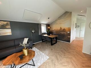 Haus am Wasser für die Familie & Angler - 5