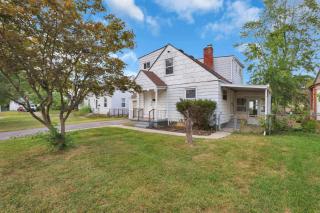 The Columbus Prime - 5 Bedroom 2 Bath- Parking - 1