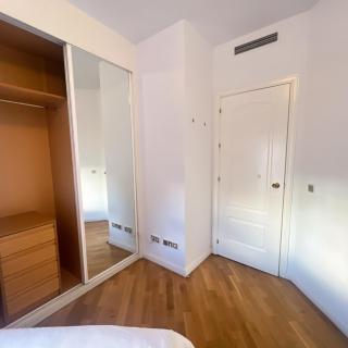 Habitación individual cómoda y luminosa con cama grande - 1