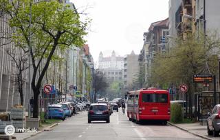 Luxury Modern Apartment with Balcony - Near City Center - 9