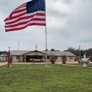 Travelers Inn Motel - 6