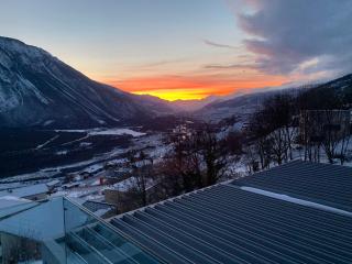 Home with a view - 6