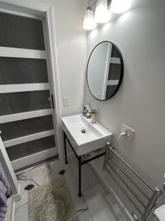 Beautiful & peaceful studio with private entrance - 1