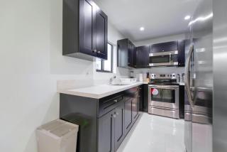 Modern Two-Story House Near Wynwood - Free Parking - 8