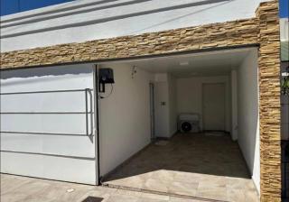 Casa moderna en barrio - 8