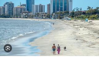 Long Beach Gem, Minutes To Beach, Restaurants, Fun, FIFA Games 8 guests - 6